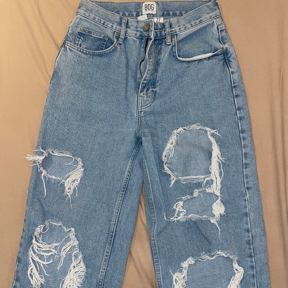 BDG high-rise, baggy, ripped jeans!